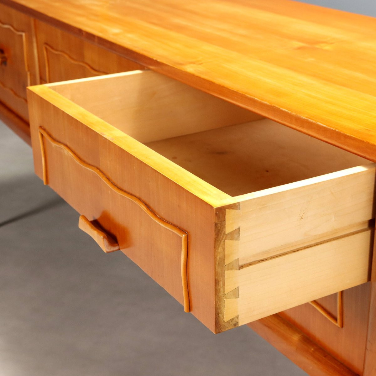 Cassettiera Anni 50 con Ripiano in Vetro-photo-1