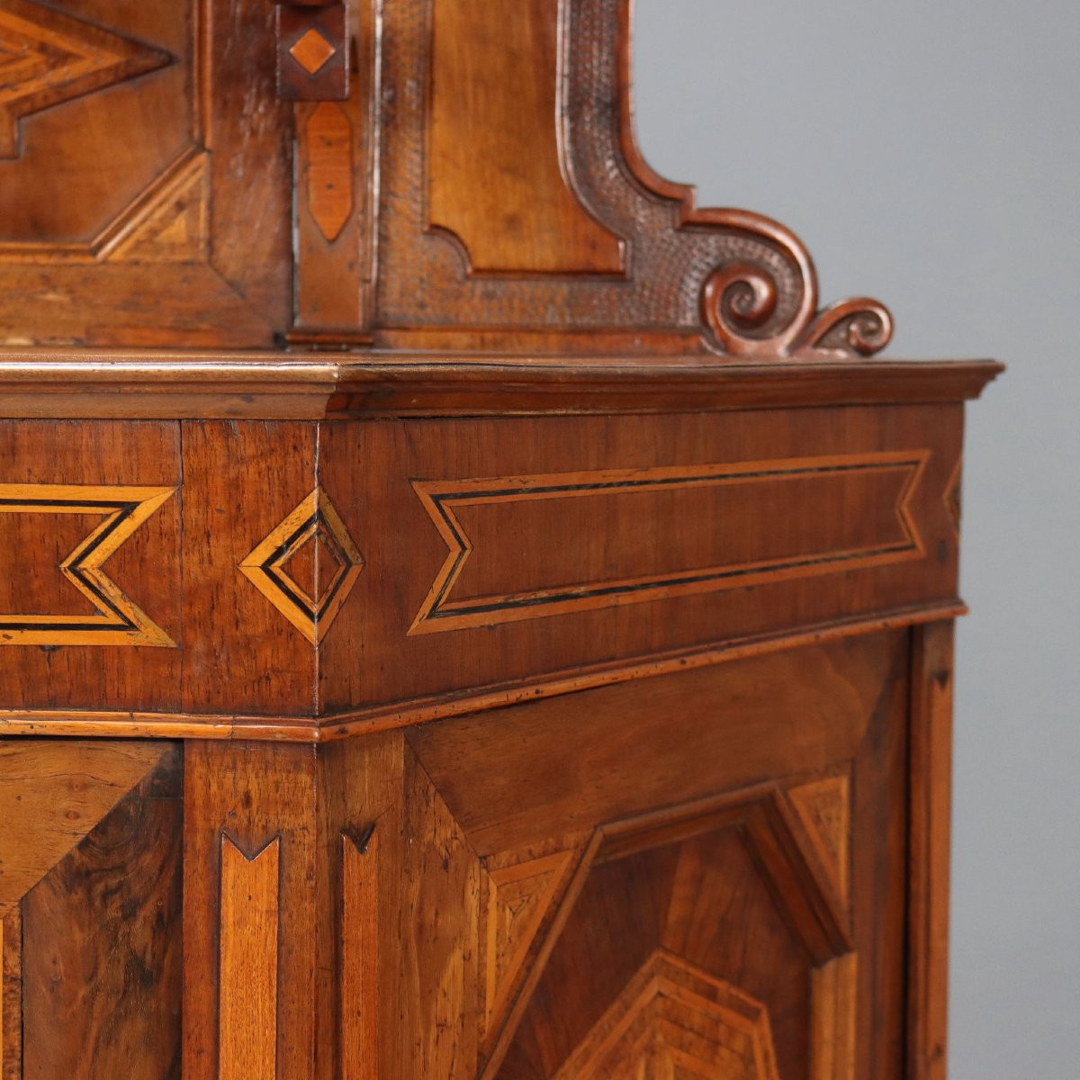 Credenza Scantonata Umbertina in Noce Italia Fine XIX Secolo-photo-6
