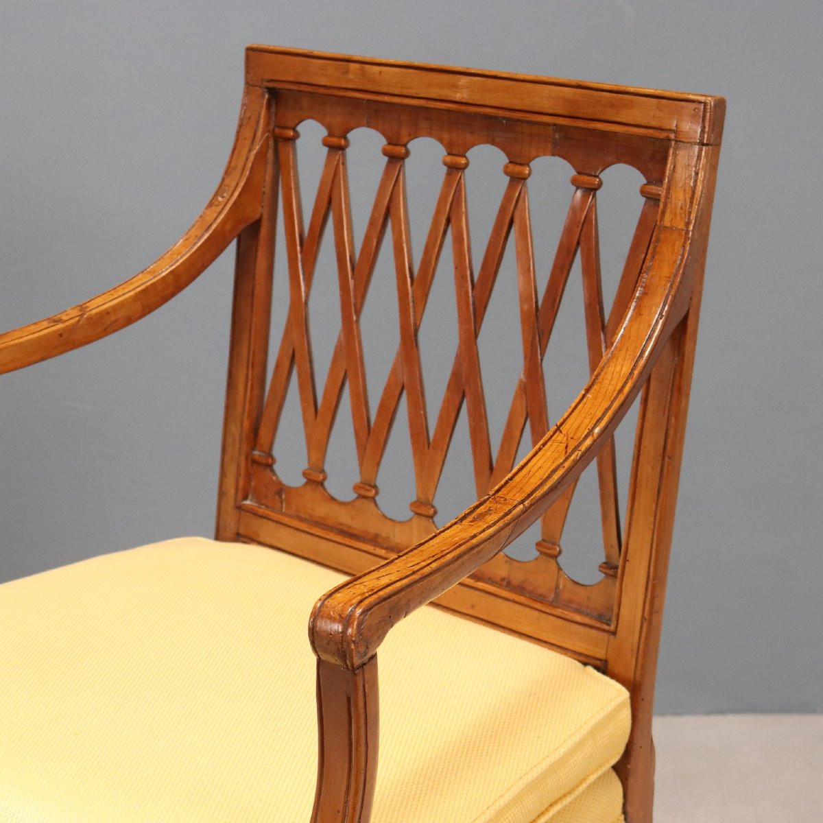 Gruppo di tre Poltroncine Neoclassiche in Ciliegio Verona Ultimo Quarto XVIII Secolo-photo-4