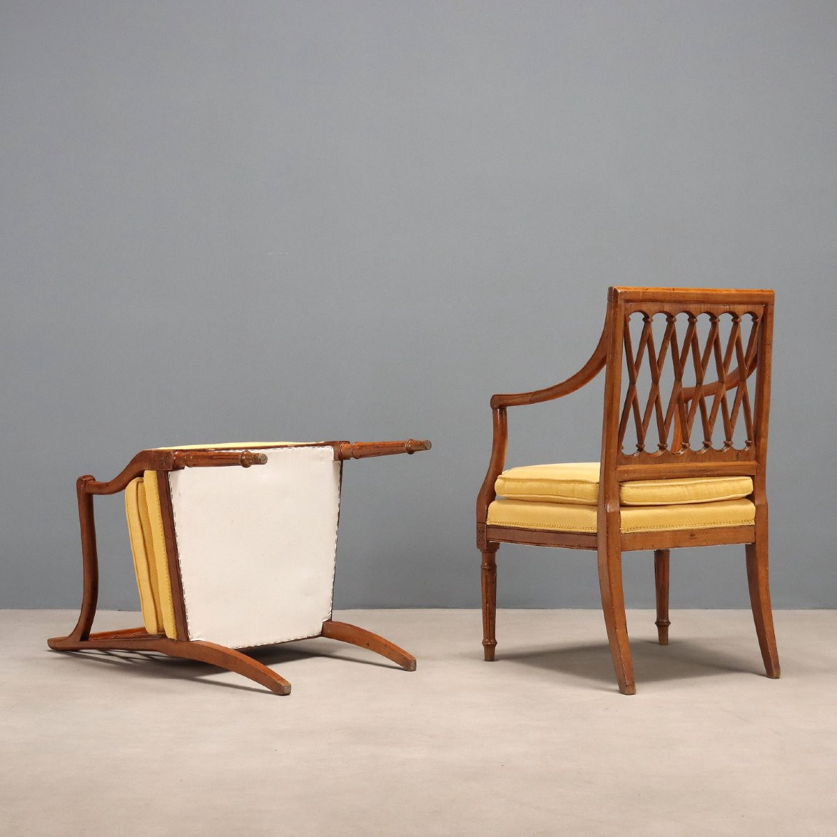 Gruppo di tre Poltroncine Neoclassiche in Ciliegio Verona Ultimo Quarto XVIII Secolo-photo-5