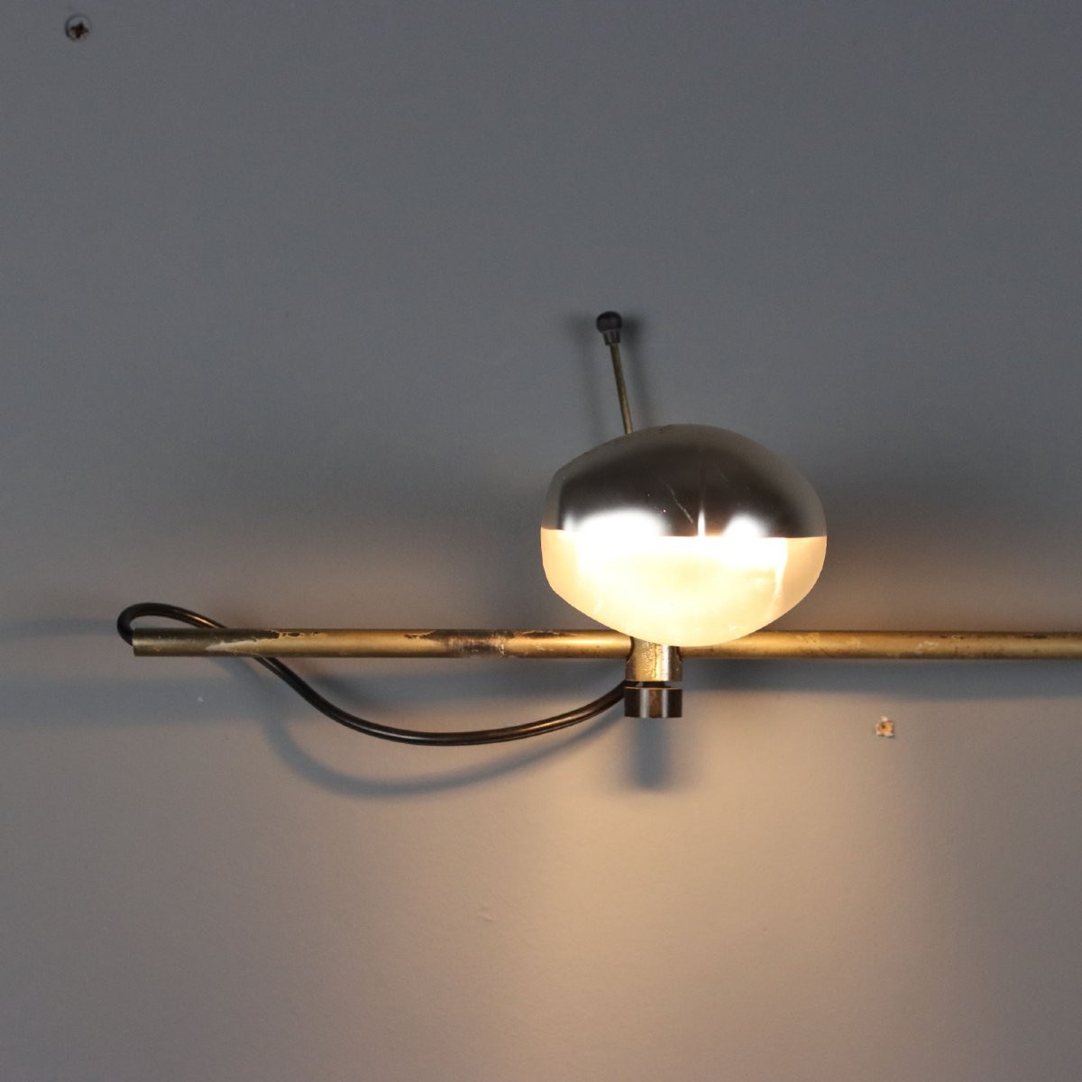 Due Lampade '194' di Tito Agnoli per Oluce-photo-4