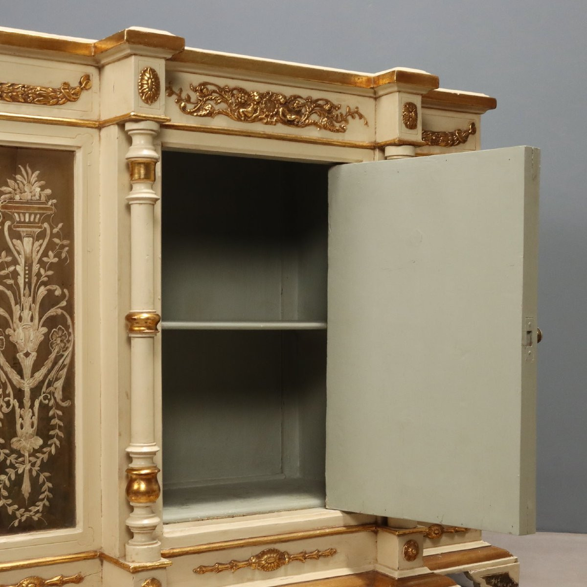 Coppia di Credenze in Abete Laccato e Intagliato Italia Fine XIX Secolo-photo-4