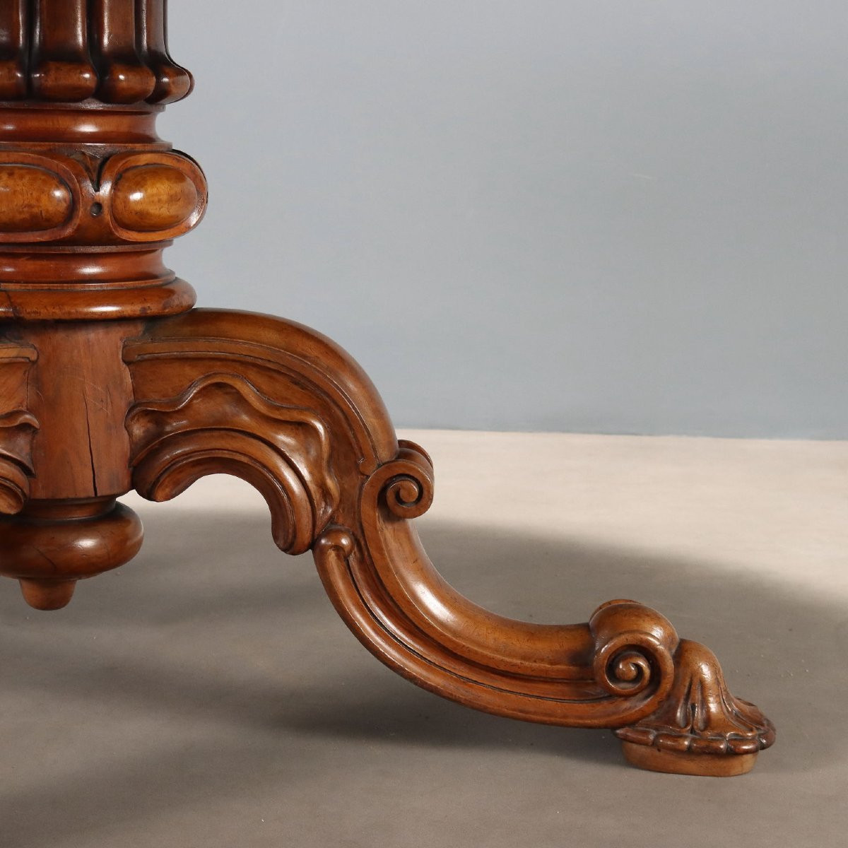 Tavolo Tondo in Noce Inghilterra Seconda Metà XIX Secolo-photo-1