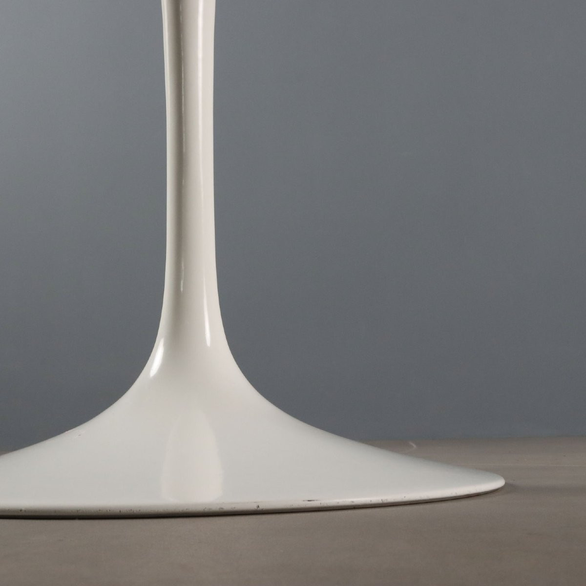 Tavolo Tondo 'Tulip' di Eero Saarinen per Knoll-photo-2