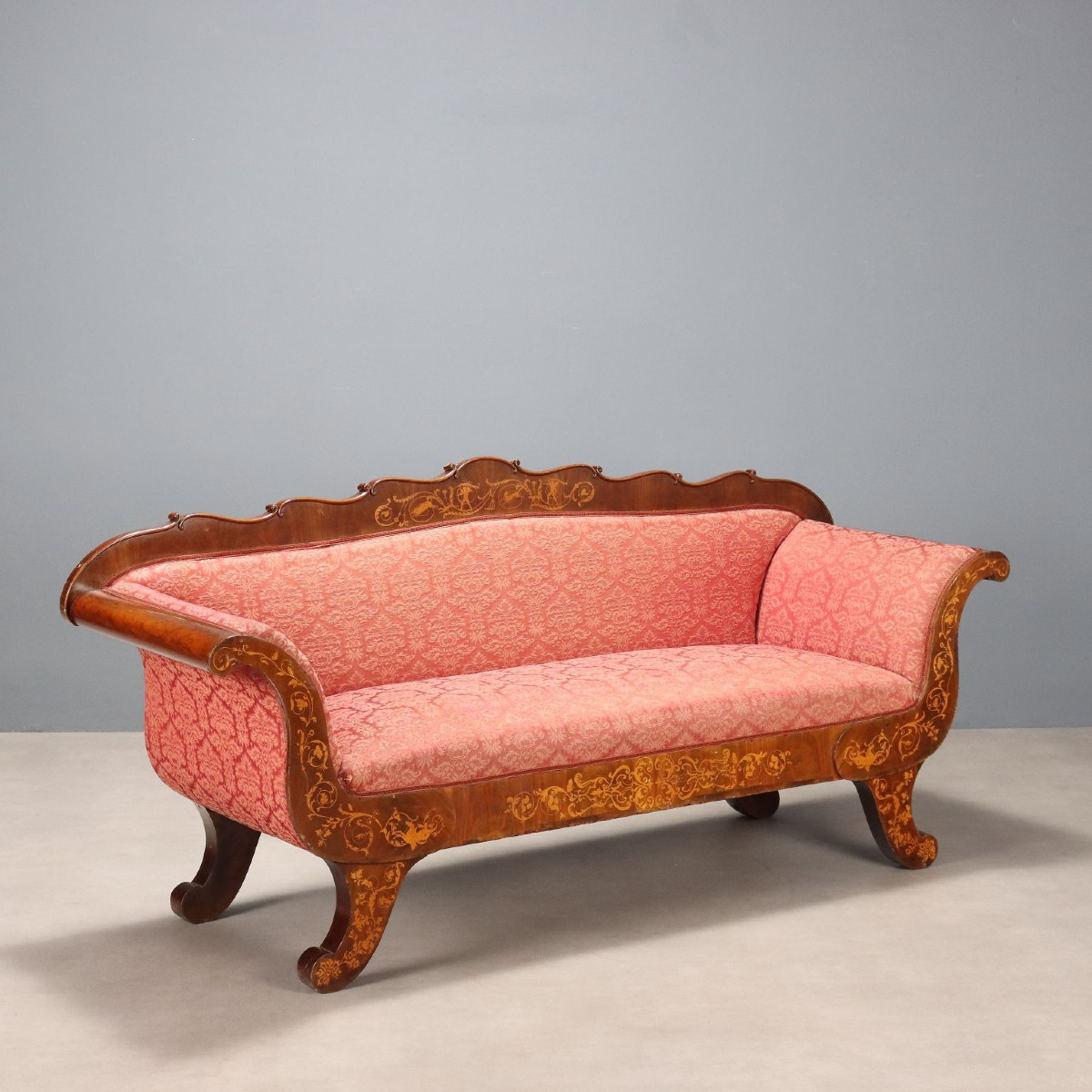 Divano Carlo X in Mogano con Intarsi in Acero Italia Prima Metà XIX Secolo