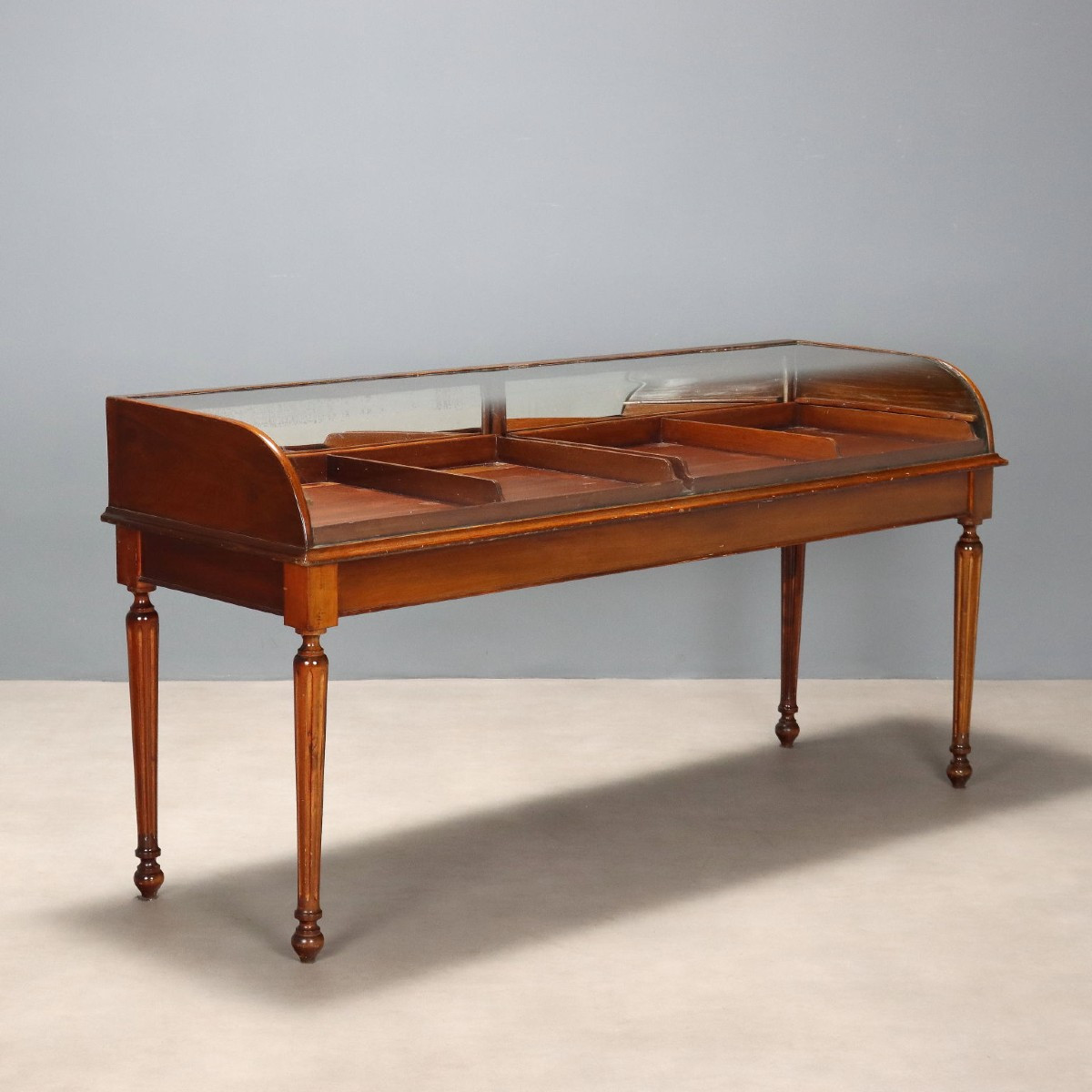 Vetrina Cabinet Italia, XIX Secolo