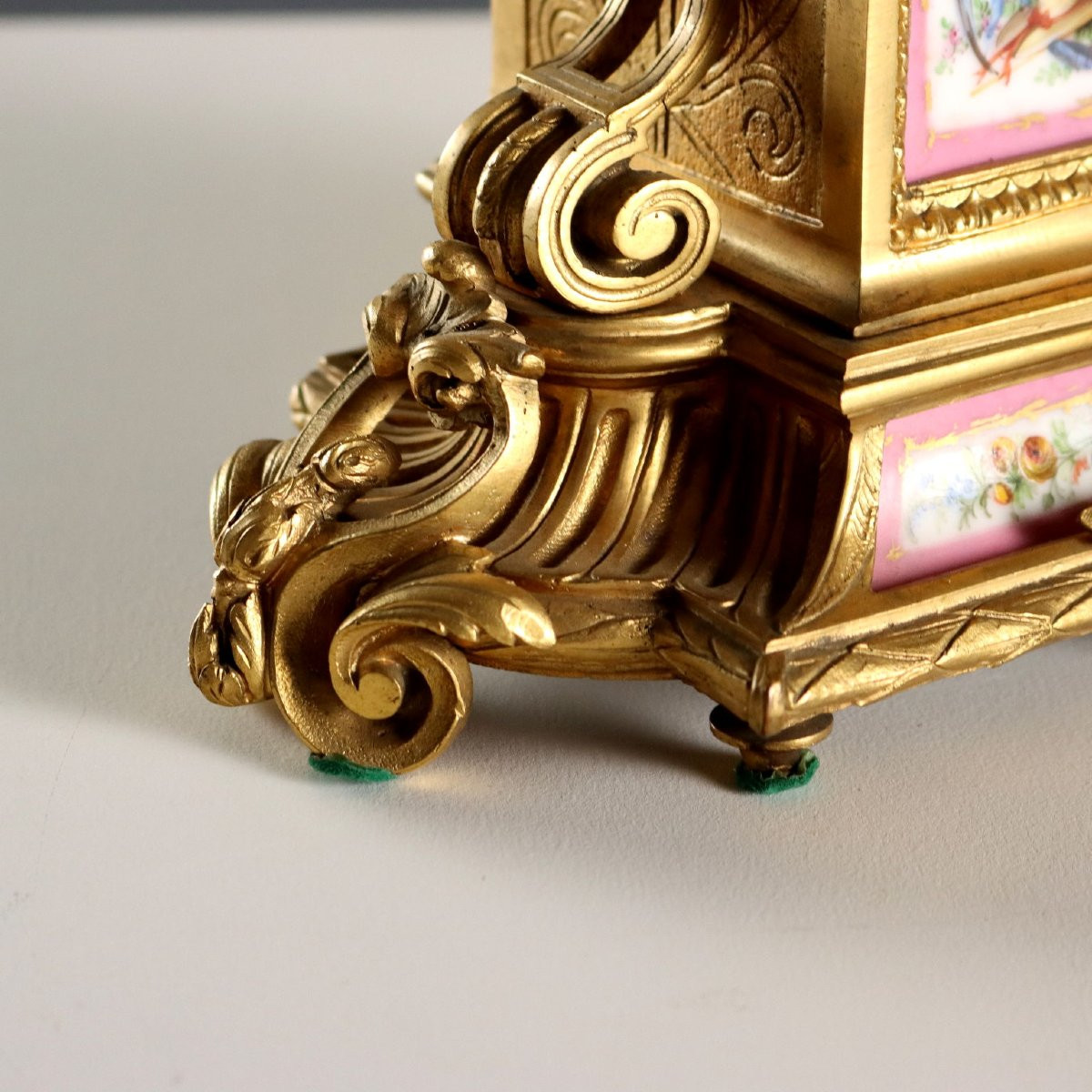 Trittico Orologio in Bronzo Dorato e Porcellana Francia Seconda Metà XIX Secolo-photo-4