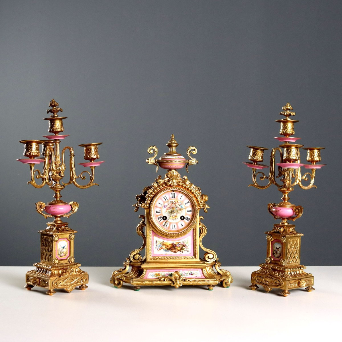 Trittico Orologio in Bronzo Dorato e Porcellana Francia Seconda Metà XIX Secolo