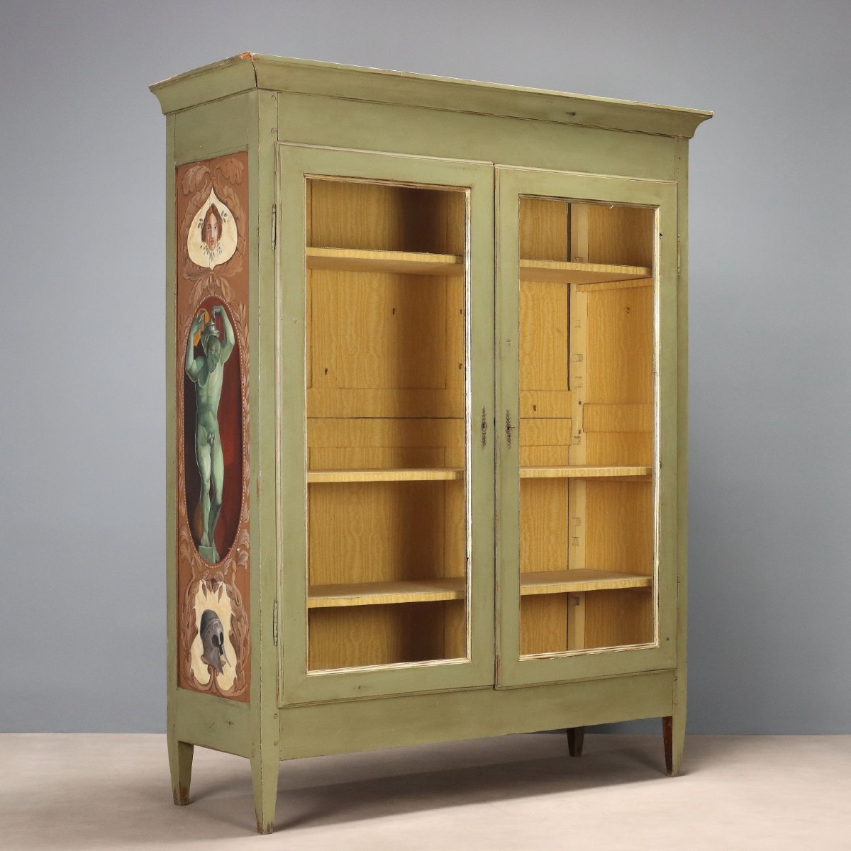 Armadio Direttorio in Noce Laccato e Dipinto Italia Inizio XIX Secolo