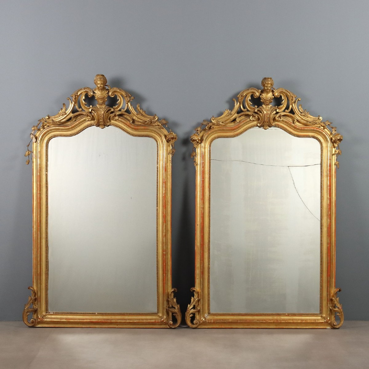 Coppia di Specchiere Intagliate e Dorate Francia Metà XIX Secolo