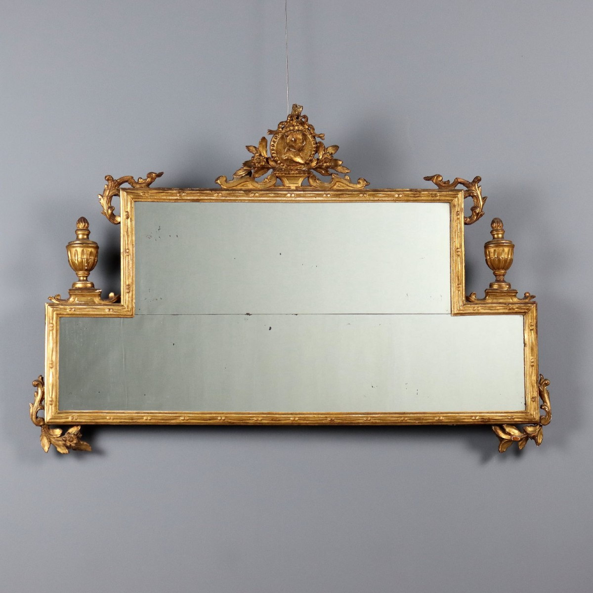 Specchiera Neoclassica in Legno Intagliato e Dorato Italia Fine XVIII Secolo