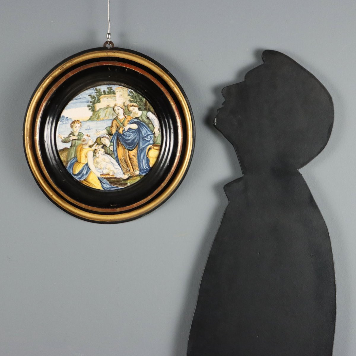 Mosè Salvato dalle Acque Tondo in Maiolica dentro Cornice in Legno Manifattura Castelli d'Abruz-photo-2