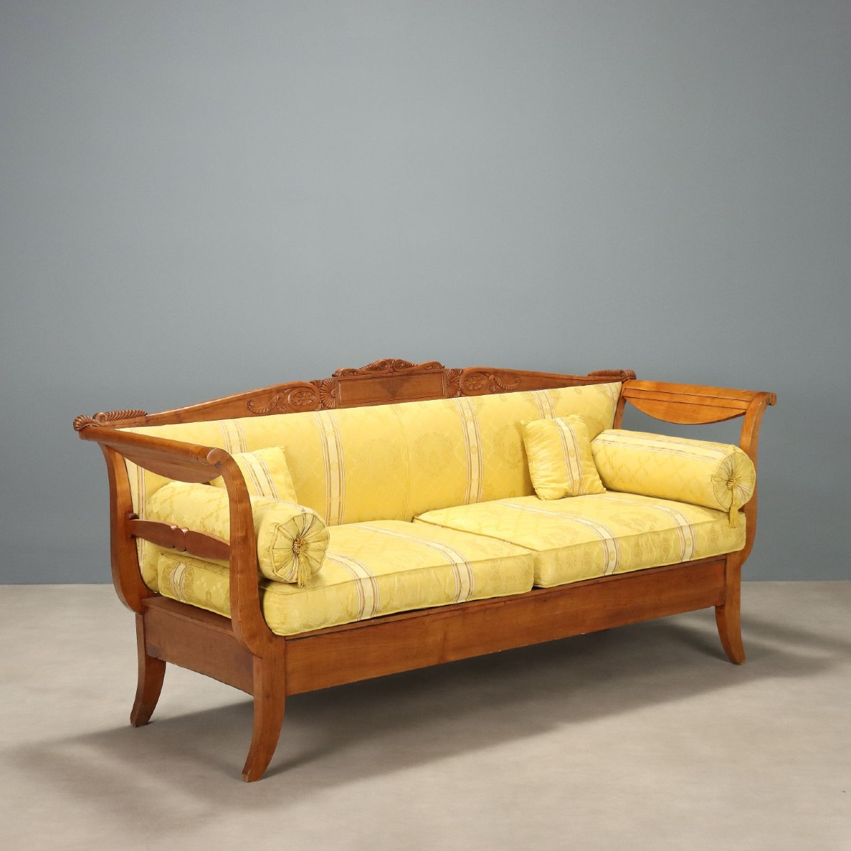 Divano Luigi Filippo in Ciliegio Italia Metà XIX Secolo