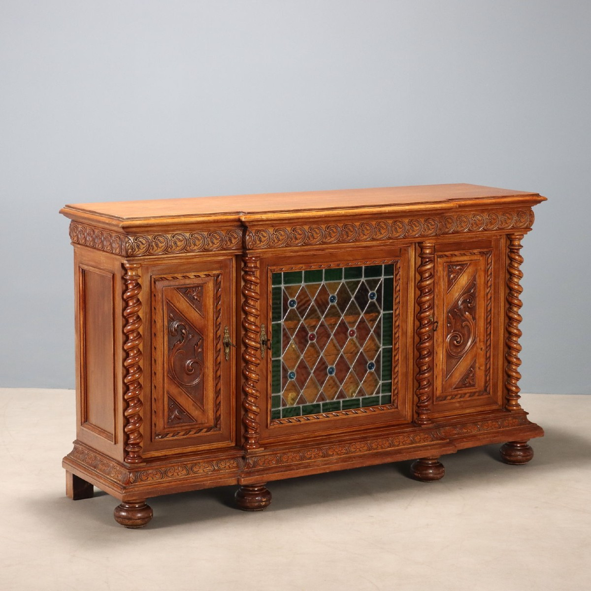Credenza in Stile Neobarocco in Noce Italia Fine XIX Secolo