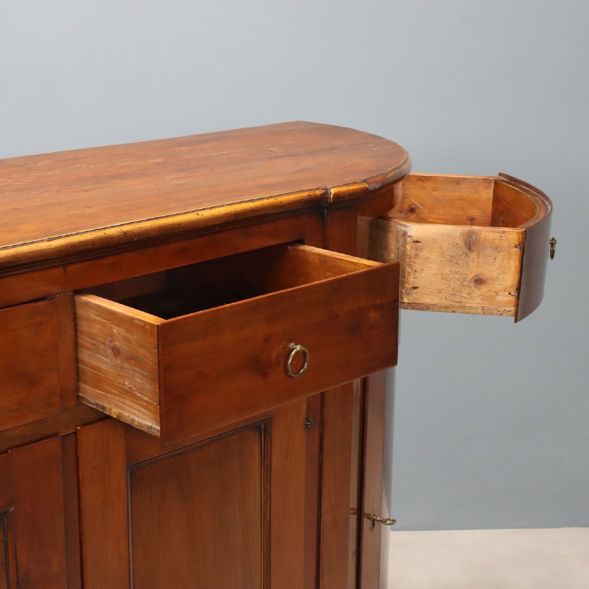 Credenza Scantonata in Ciliegio Italia Inizio XX Secolo-photo-1