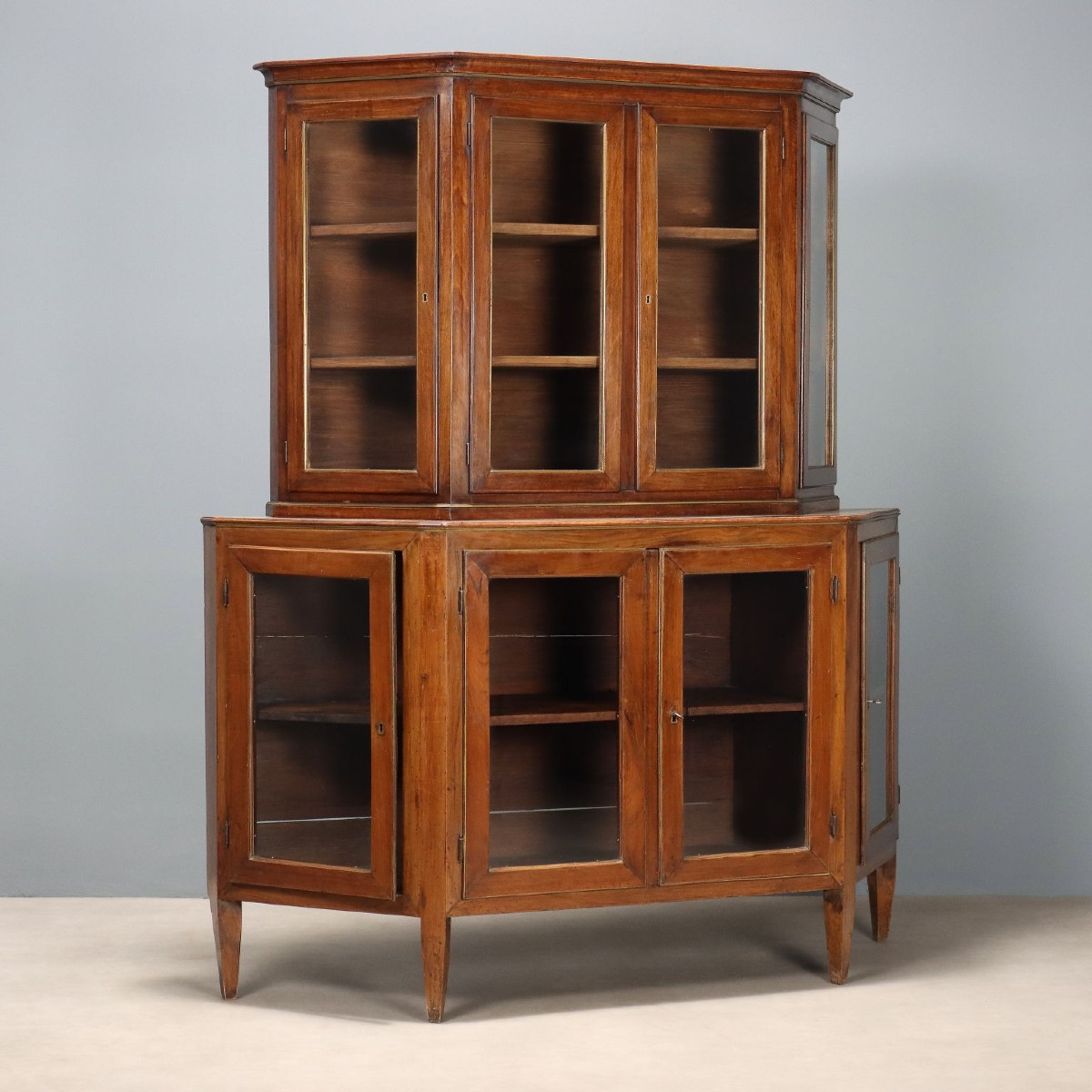 Credenza Doppio Corpo Scantonata in Noce Italia XIX Secolo