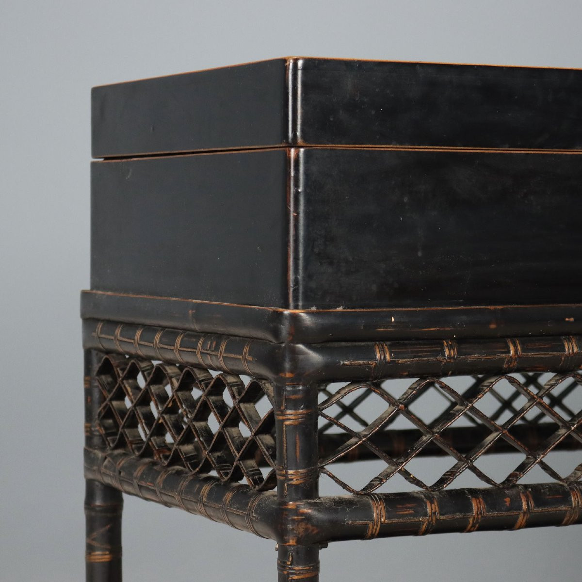Baule in Legno Laccato in Stile Chinoiserie Cina Fine XIX Secolo-photo-4
