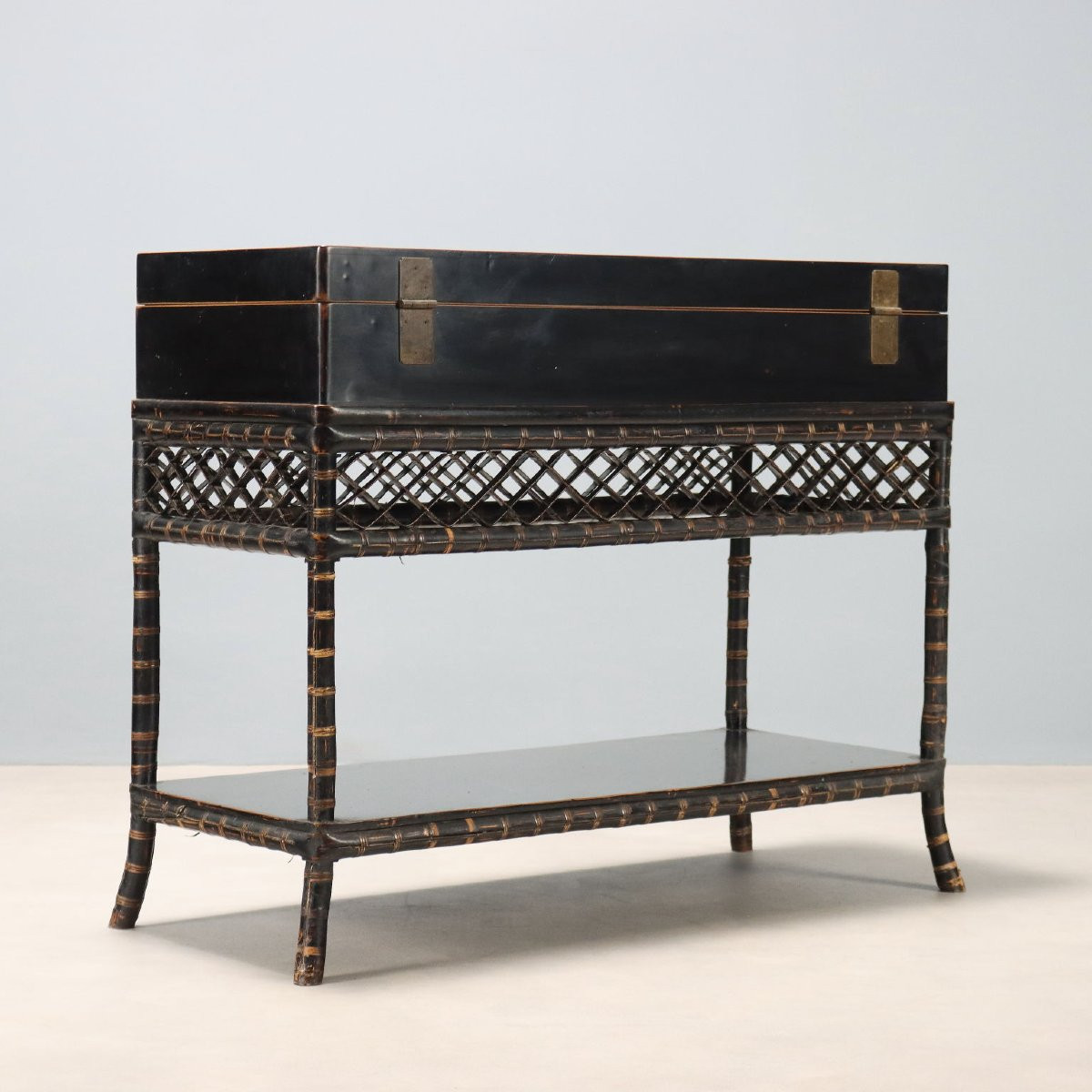 Baule in Legno Laccato in Stile Chinoiserie Cina Fine XIX Secolo-photo-4