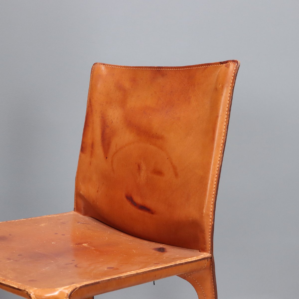 Due Sedie 'Cab 412' Color Cognac Design di Mario Bellini-photo-3