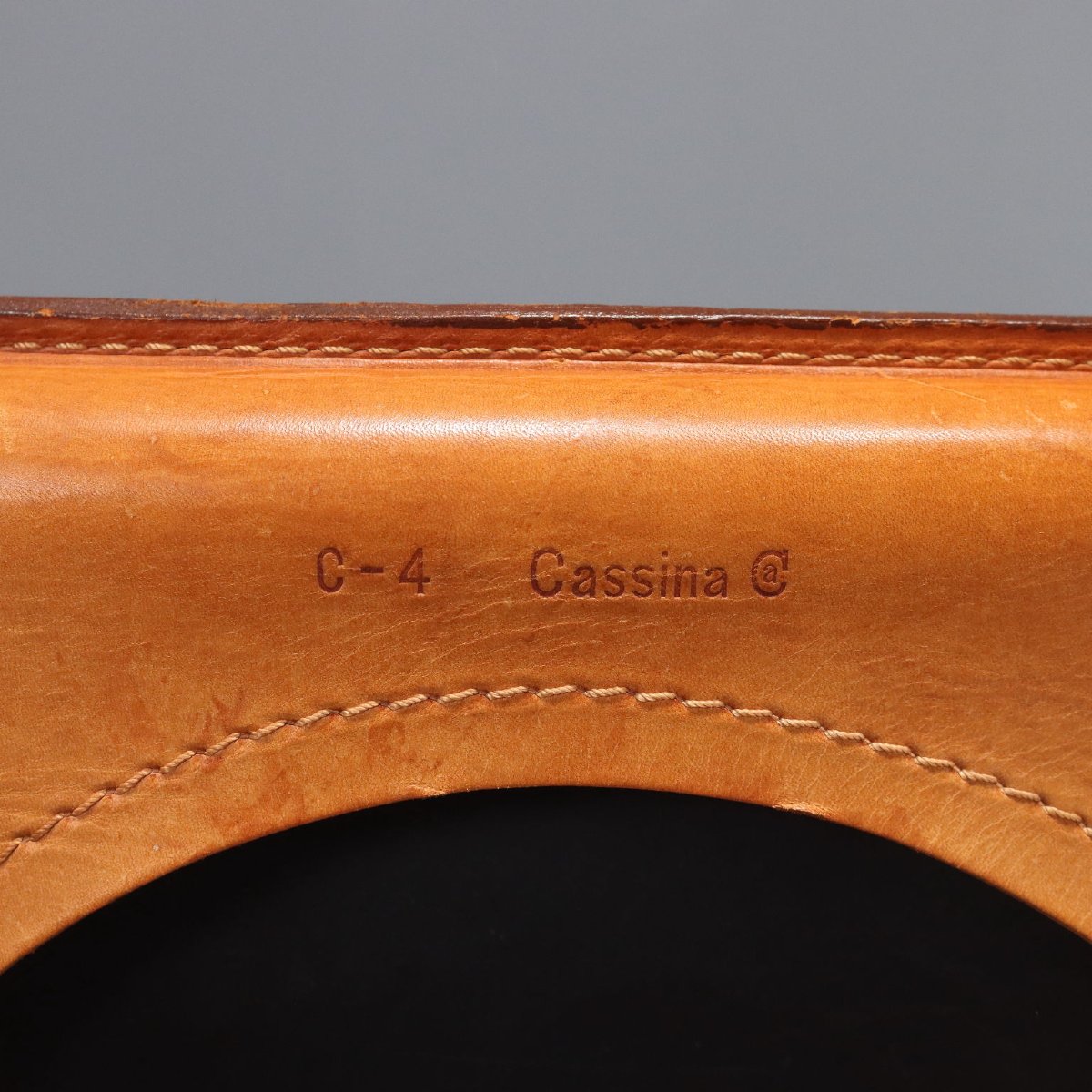 Due Sedie 'Cab 412' Color Cognac Design di Mario Bellini-photo-4