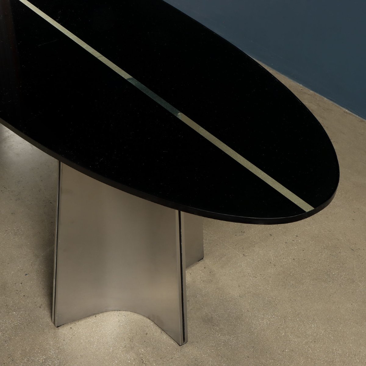Tavolo 'Ufo' di Luigi Saccardo per Arrmet-photo-1