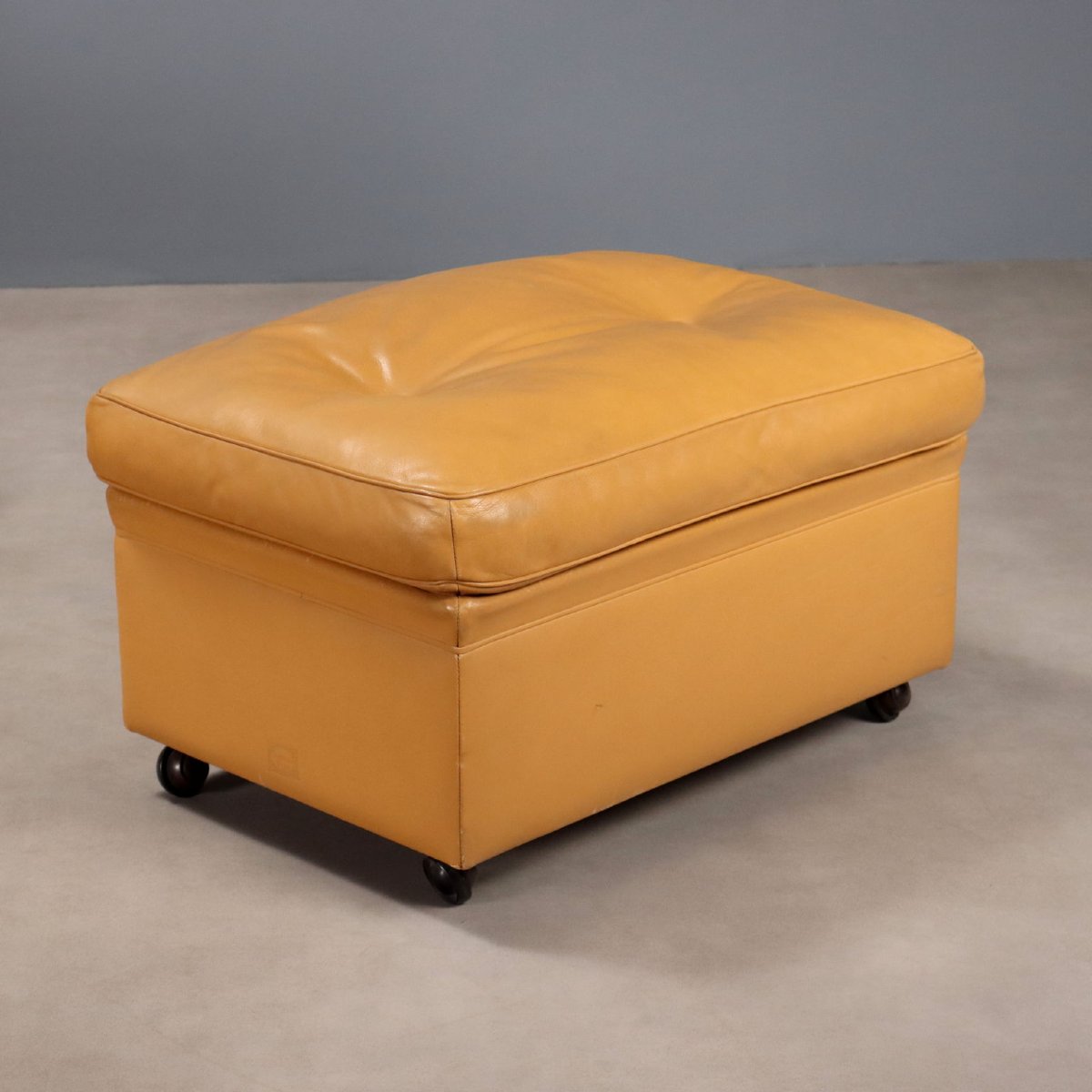 Divano con Pouf 'Dream/B' Produzione Poltrona Frau Anni '80 '90-photo-5