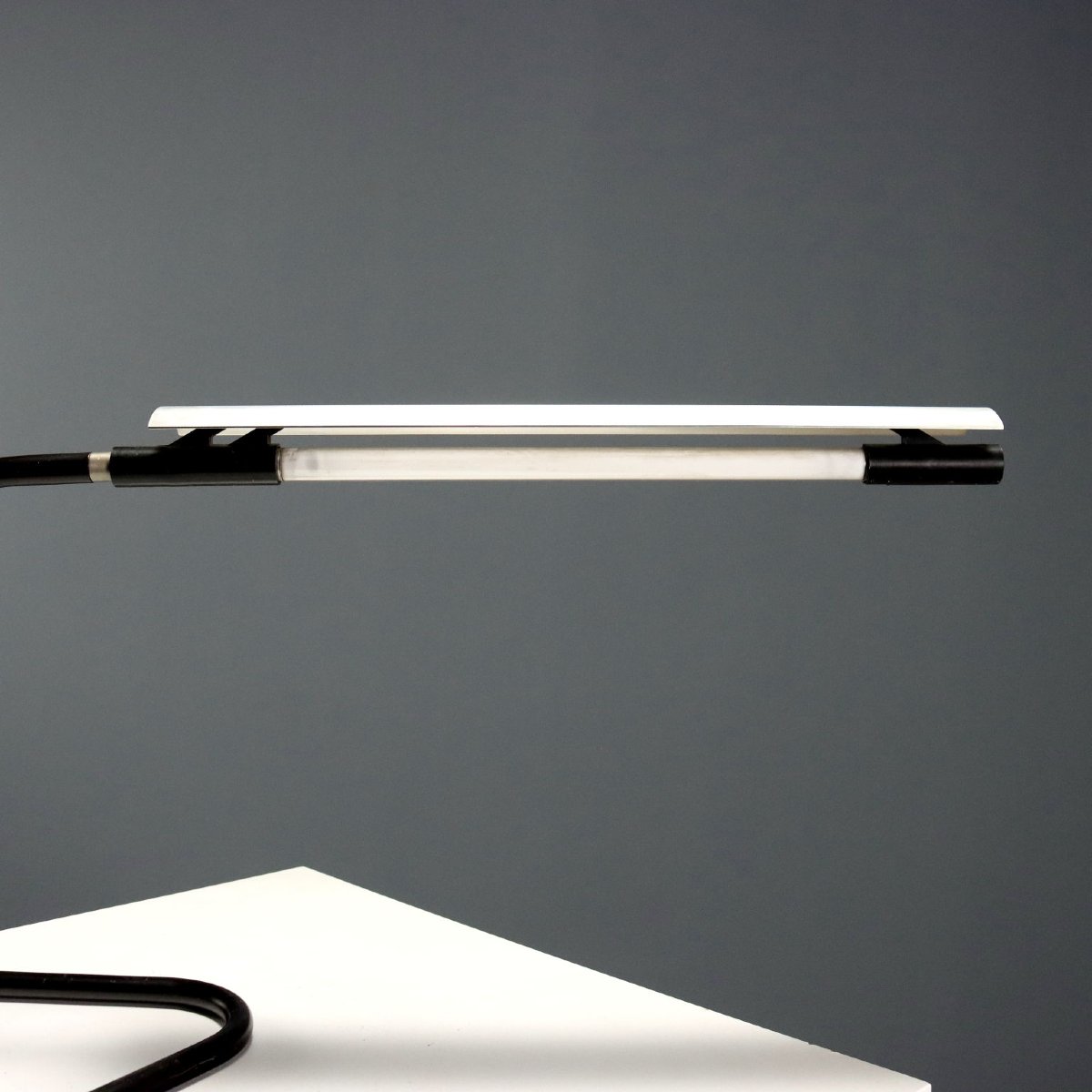 Lampada 'Tubino' Flos Design di Achille e Pier Giacomo Castiglioni-photo-3