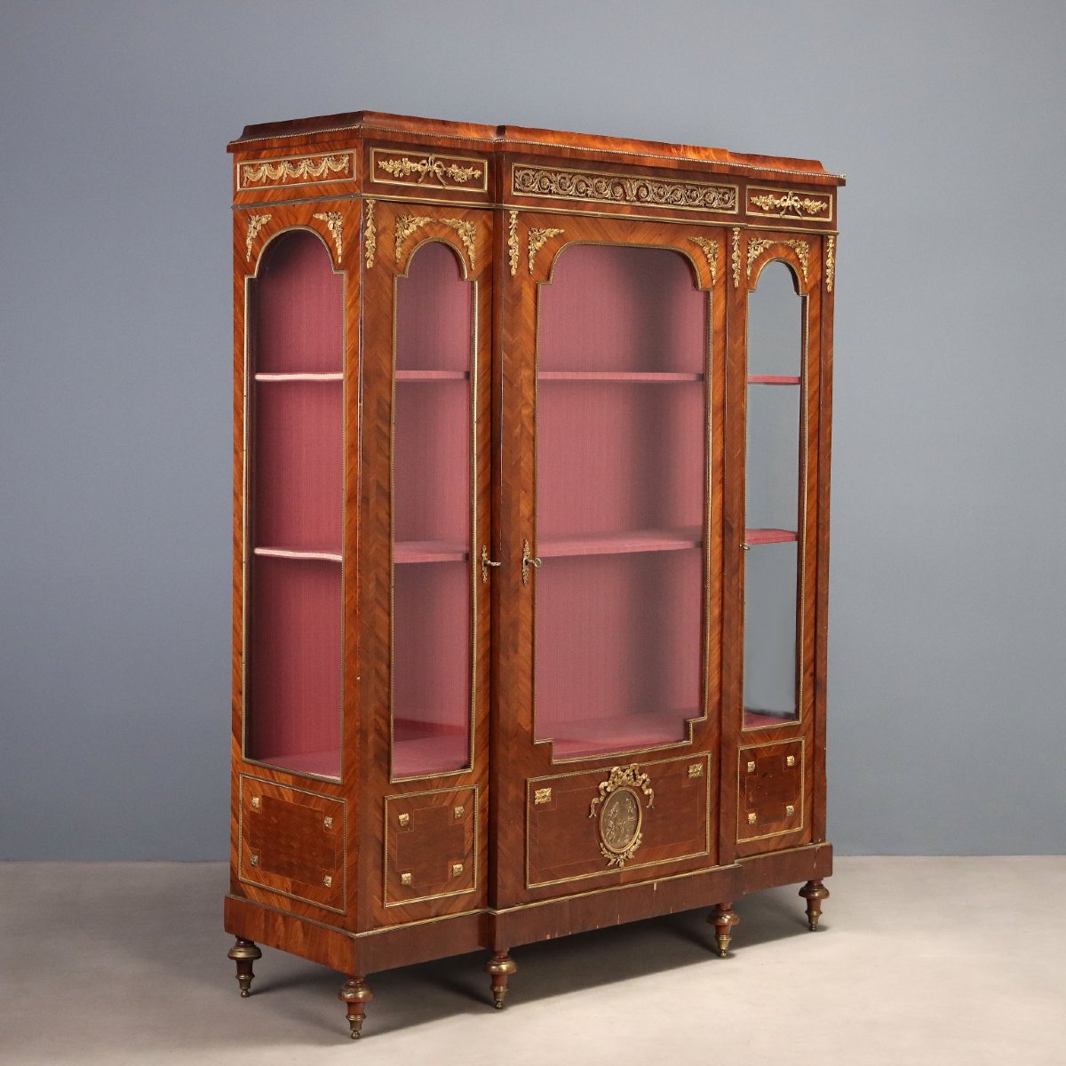 Libreria in Bois de Violette con bronzi Cesellati e dorati Francia Fine XIX Secolo