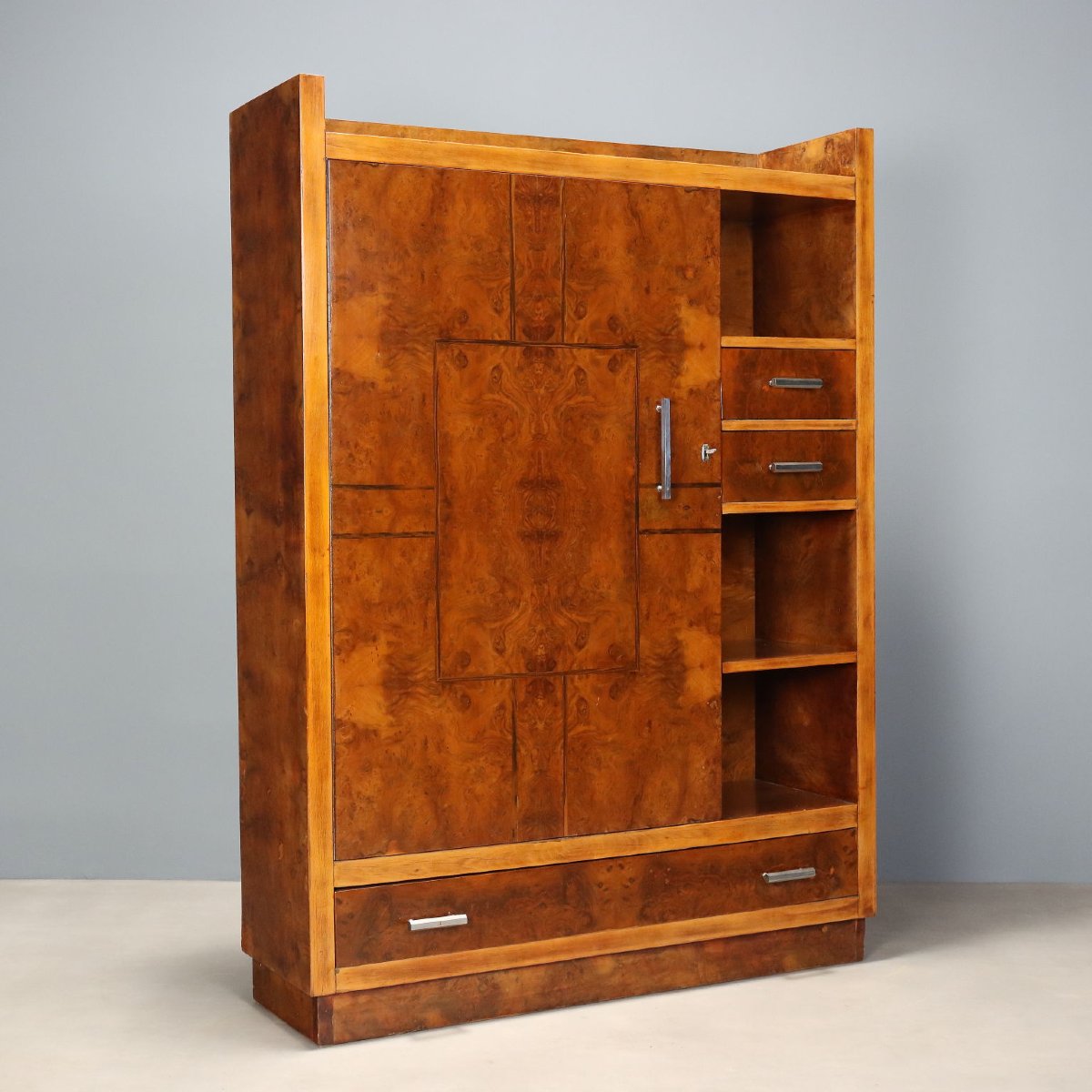 Arredo Anni '30 in Radica con Maniglie in Alluminio