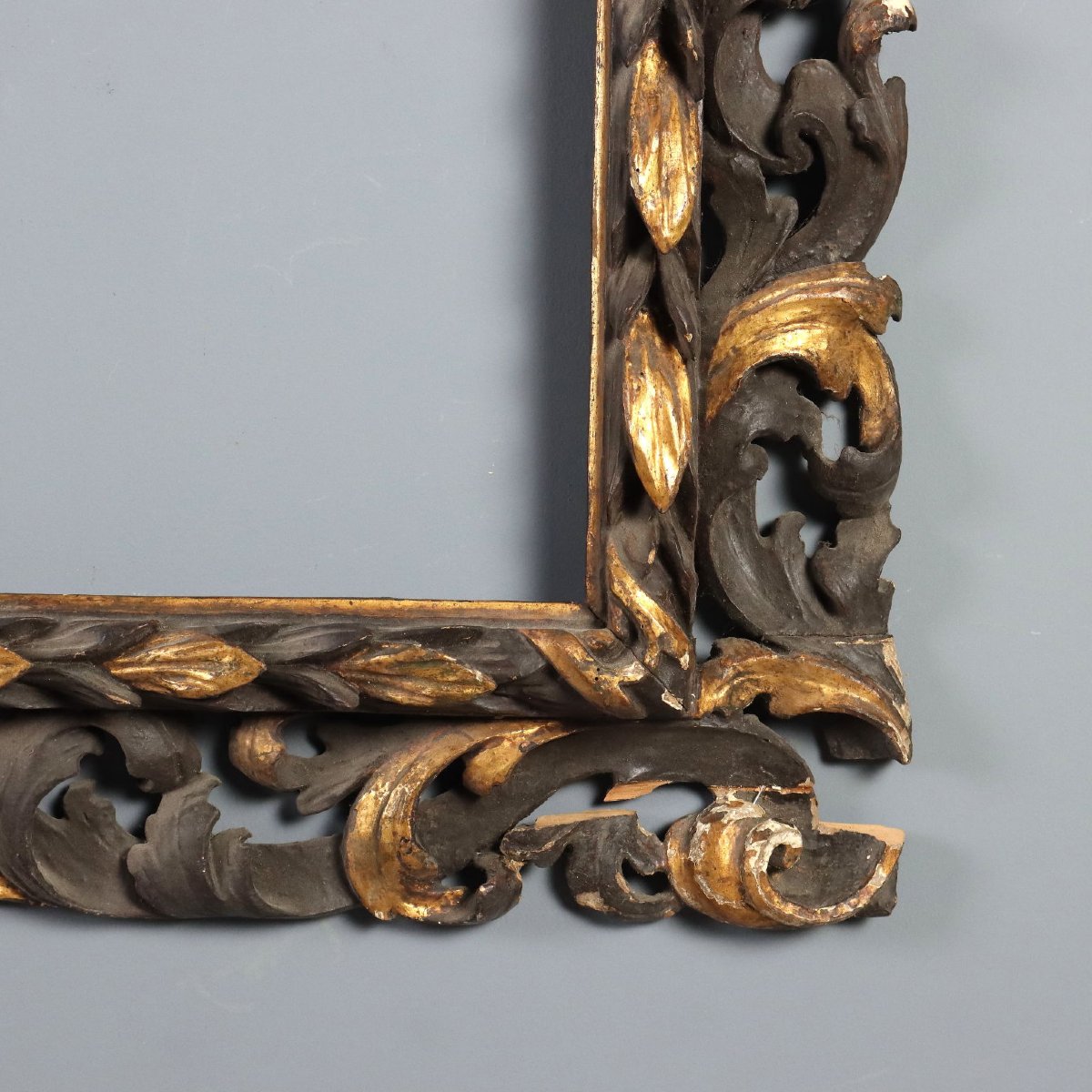 Cornice Barocca in Legno Intagliato Laccato e Dorato Italia Inizio XVIII Secolo-photo-4