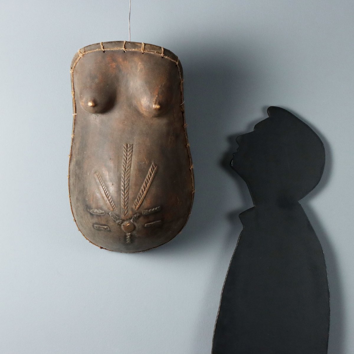 Pettorale in Legno Arte Makonde Mozambico Africa XX Secolo-photo-2
