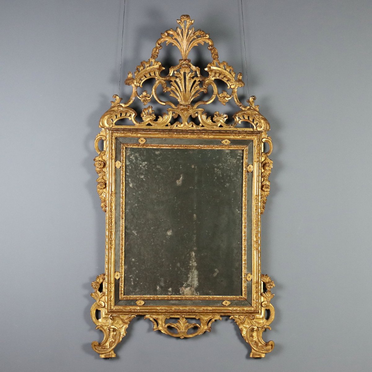 Specchiera da Parete in Legno Intagliato e Dorato Piemonte Metà XVIII Secolo
