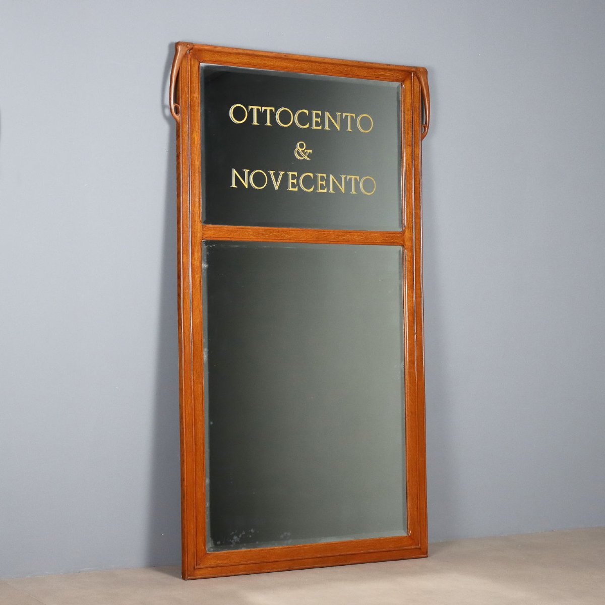 Grande Specchiera Liberty in Rovere Intagliato Italia XX Secolo Originale