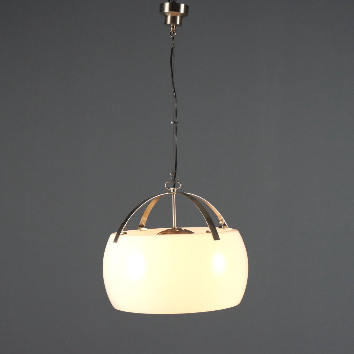 Lampadario Omega Design Vico Magistretti per Artemide Bianca Anni 50 Originale
