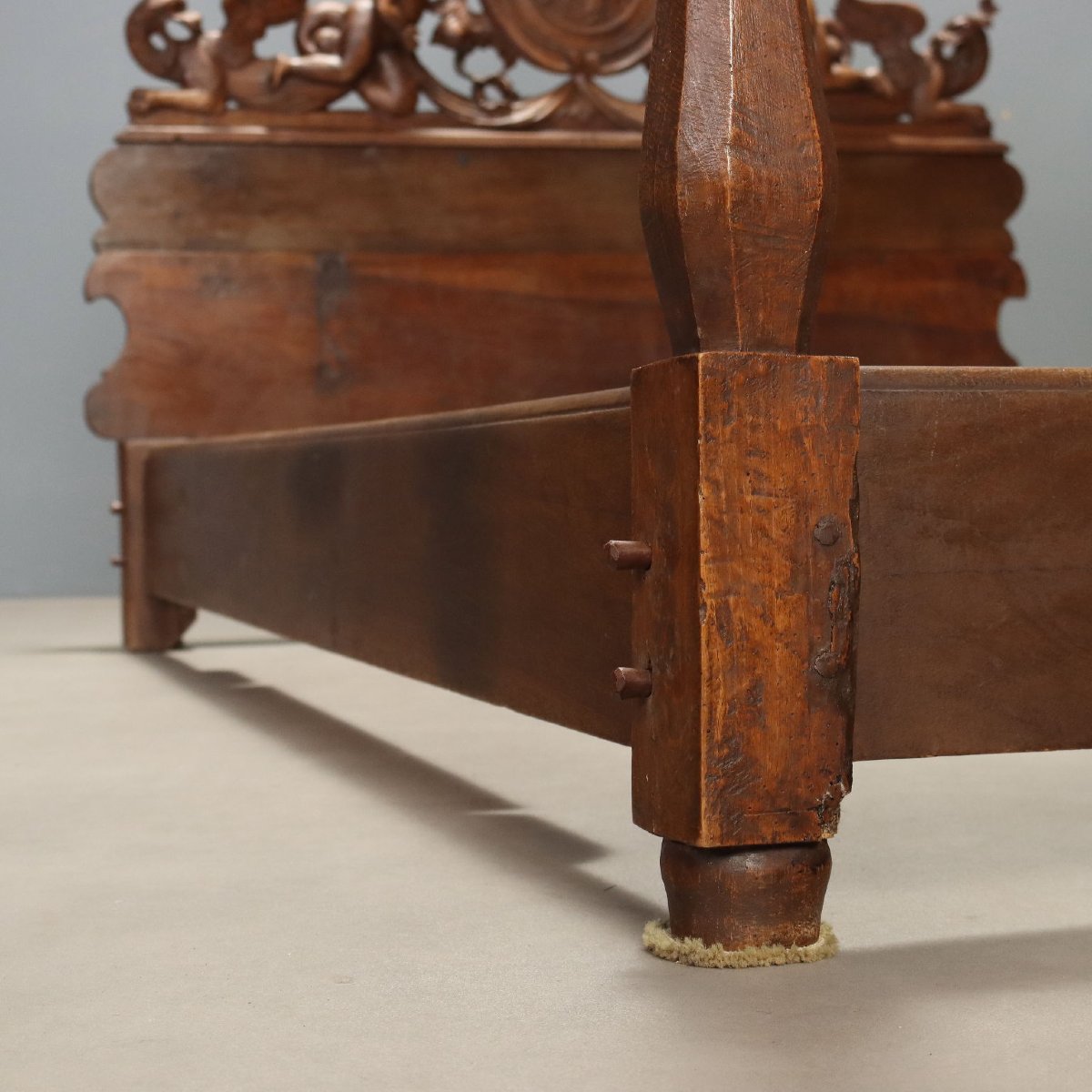 Letto Singolo in Noce con Intagli Italia Inizio XIX Secolo-photo-1