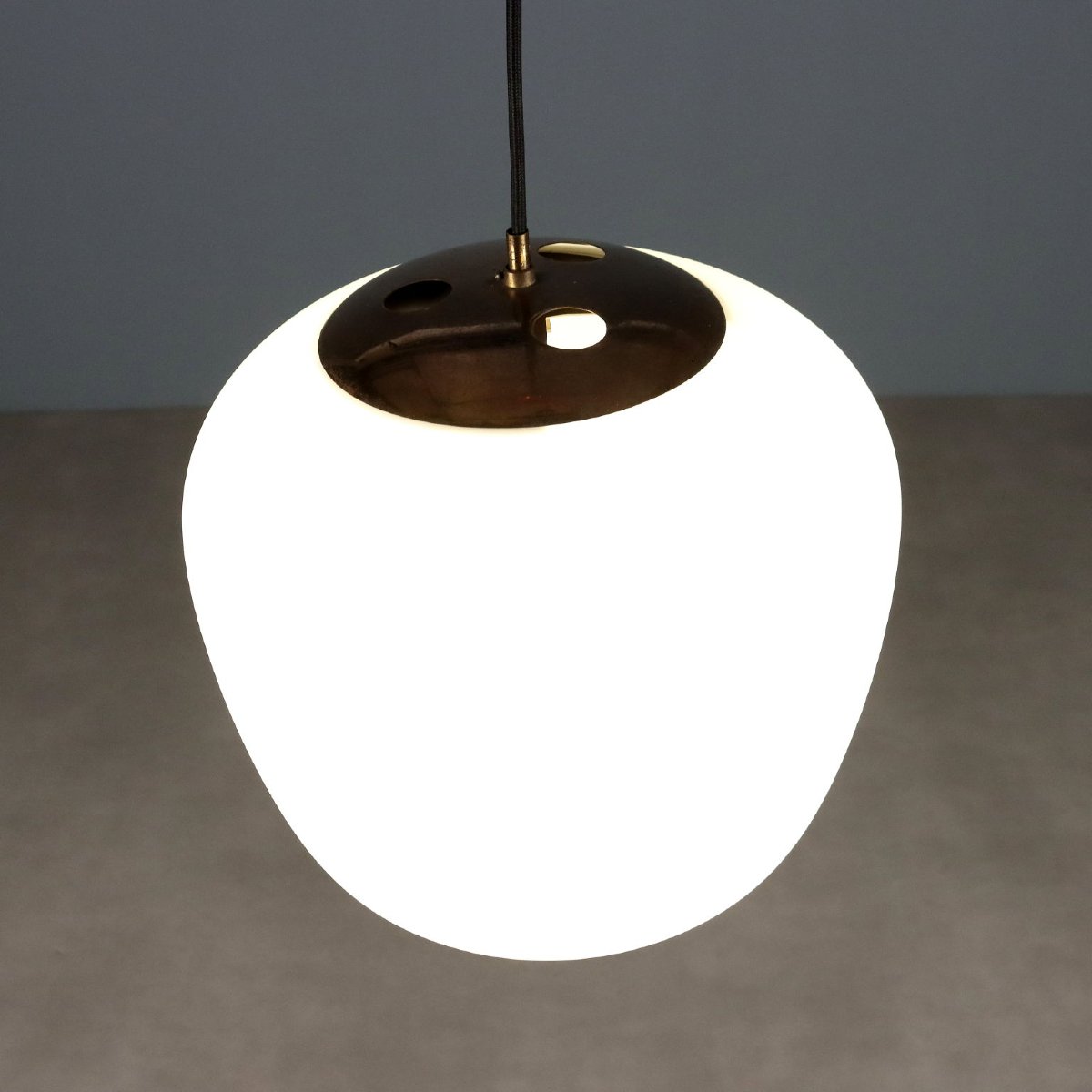 Lampada Stilnovo Vintage Vetro Opalino Metallo Design Anni 60 Originale-photo-1