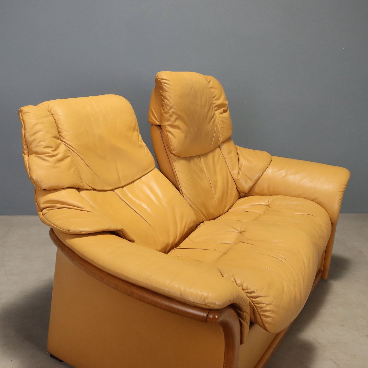 Divano Design Ekornes Vintage Due Posti Pelle Cognac Norvegia Anni 80 Originale-photo-3