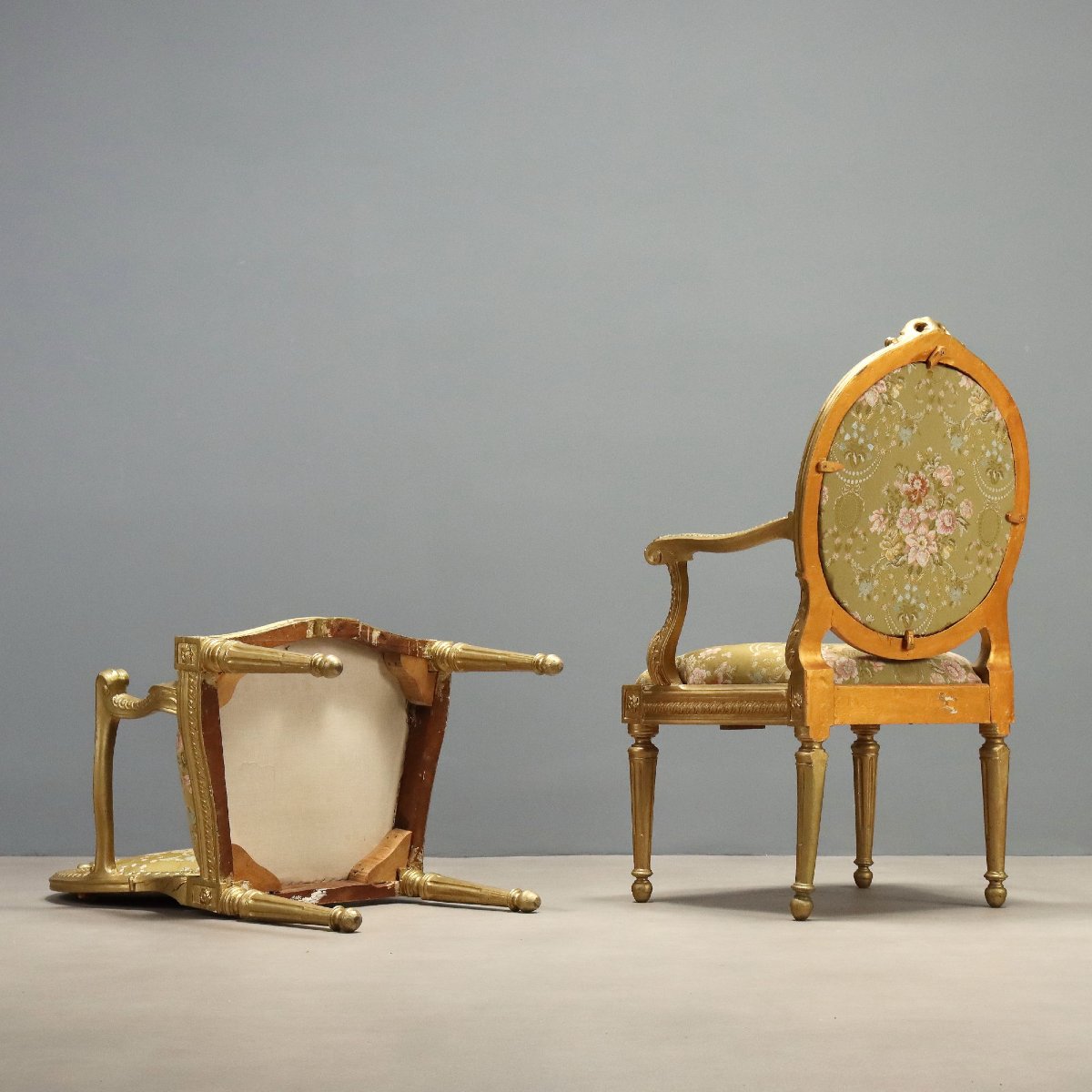Gruppo di Dieci Poltroncine Neoclassiche in Legno Dorato Italia, terzo quarto XIX Secolo-photo-3