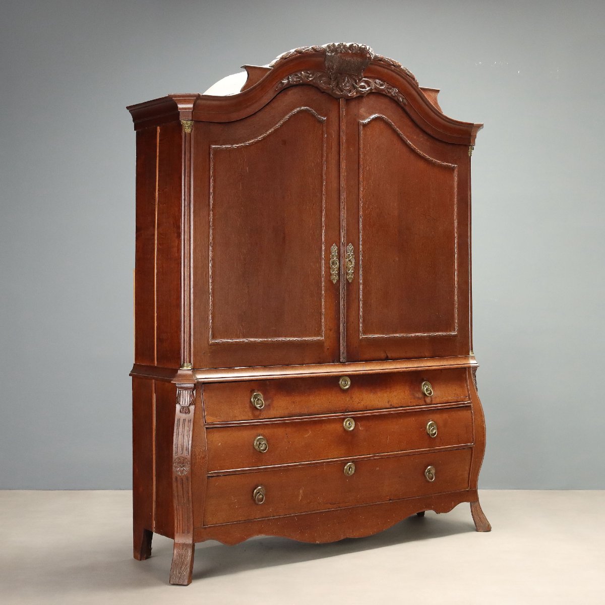 Armadio Olandese in Rovere del XIX Secolo Olanda, metà XIX Secolo