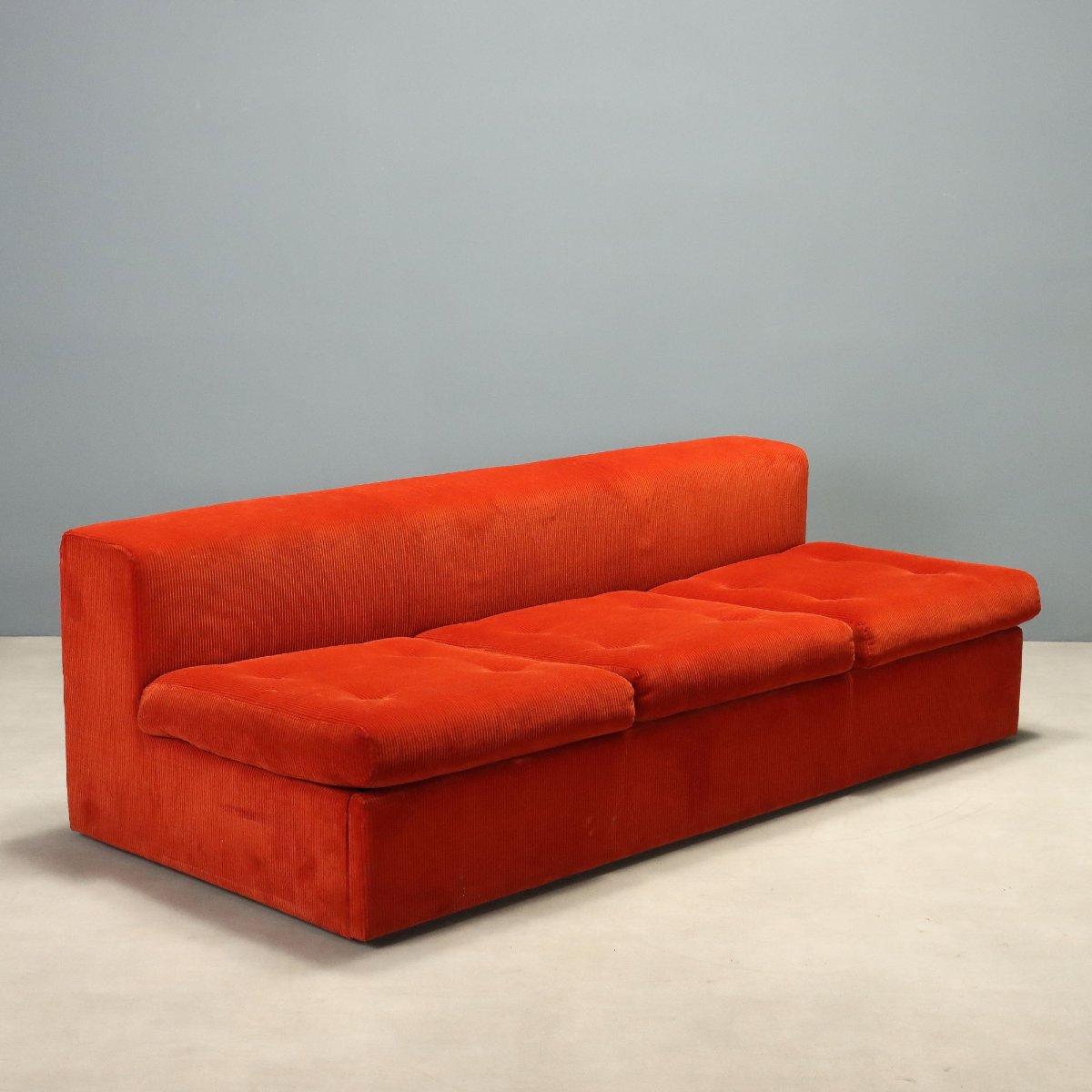Divano Zanotta Vintage Tessuto Color Mattone Design Anni 70-80