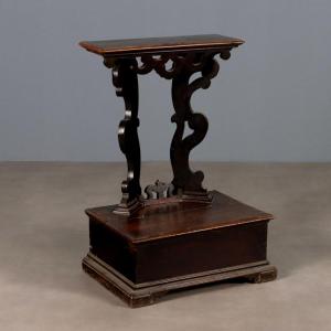 Inginocchiatoio Barocco in Ciliegio Centro Italia XVII Secolo