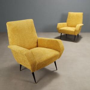 Due Poltrone Anni '60 Rivestimento in Tessuto Giallo