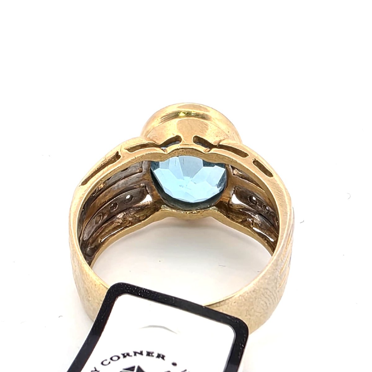 Anello anni 90' in oro giallo 18 kt massiccio con grande topazio azzurro e diamanti ai lati del-photo-4