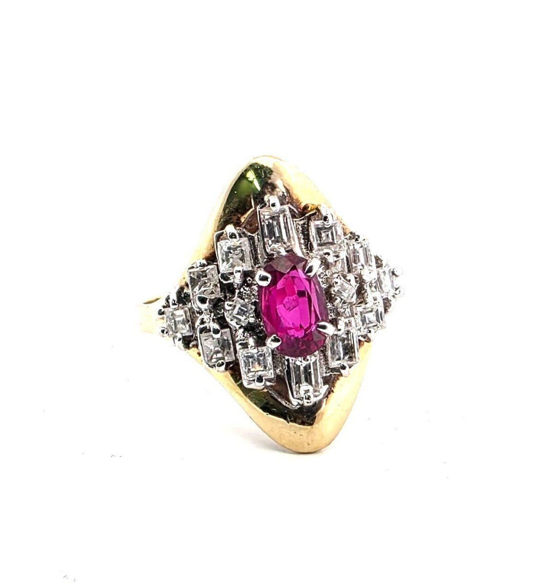 Anello in oro giallo 18 kt con rubino centrale e diamanti a contorno-photo-4