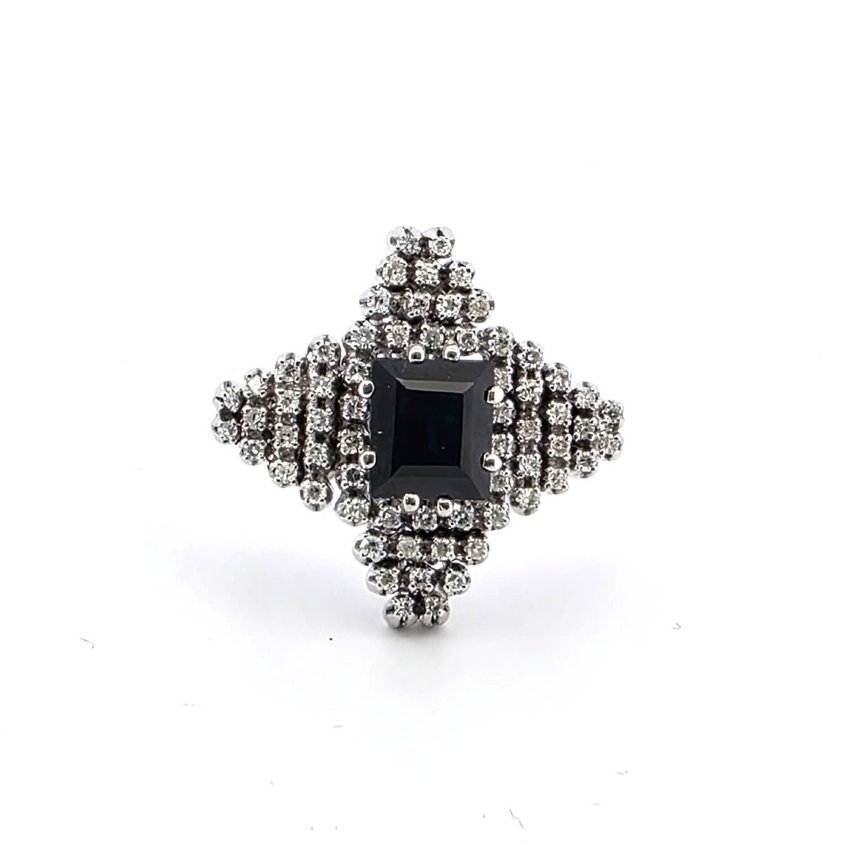 Anello in oro bianco 18kt con zaffiro e diamanti-photo-4