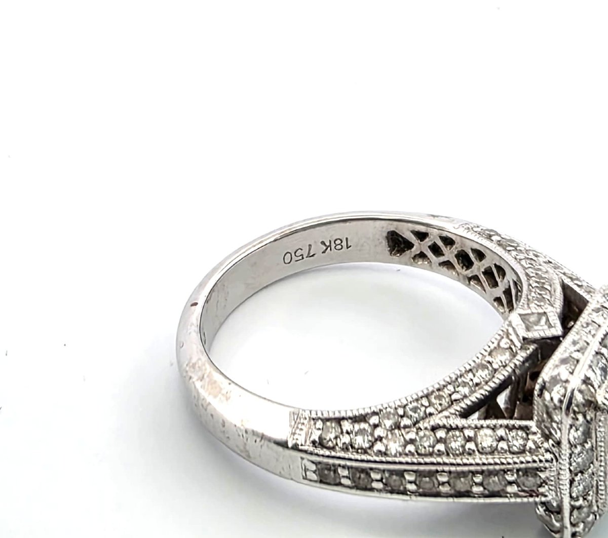 Anello in oro bianco 18kt con acquamarina e diamanti-photo-1