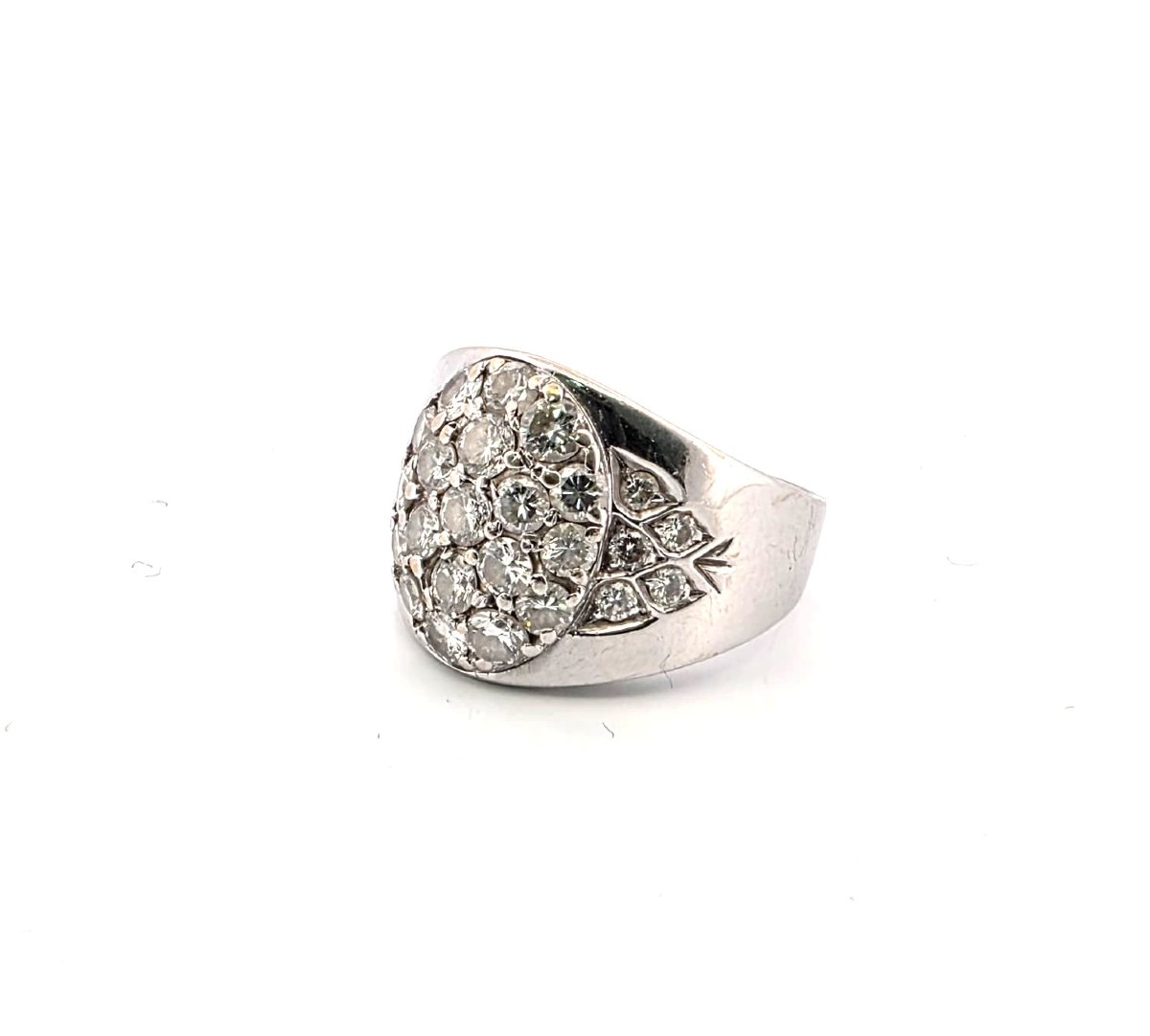 Anello anni 70' in oro bianco 18kt con pavè di diamanti-photo-2