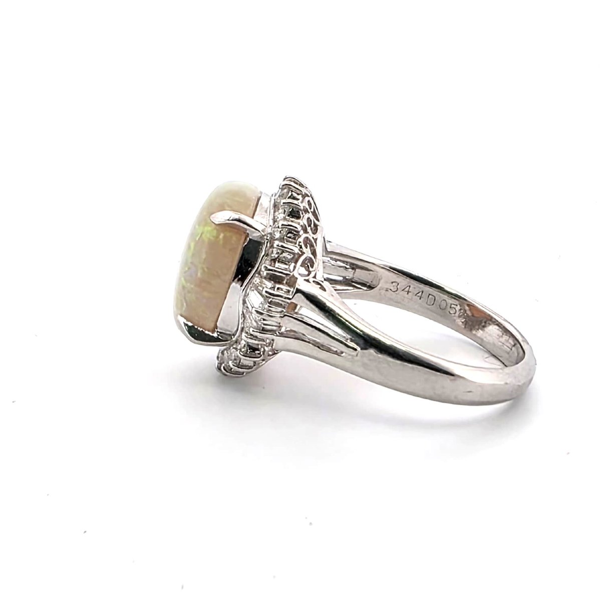 Anello in platino con opale etiopia e diamanti-photo-2