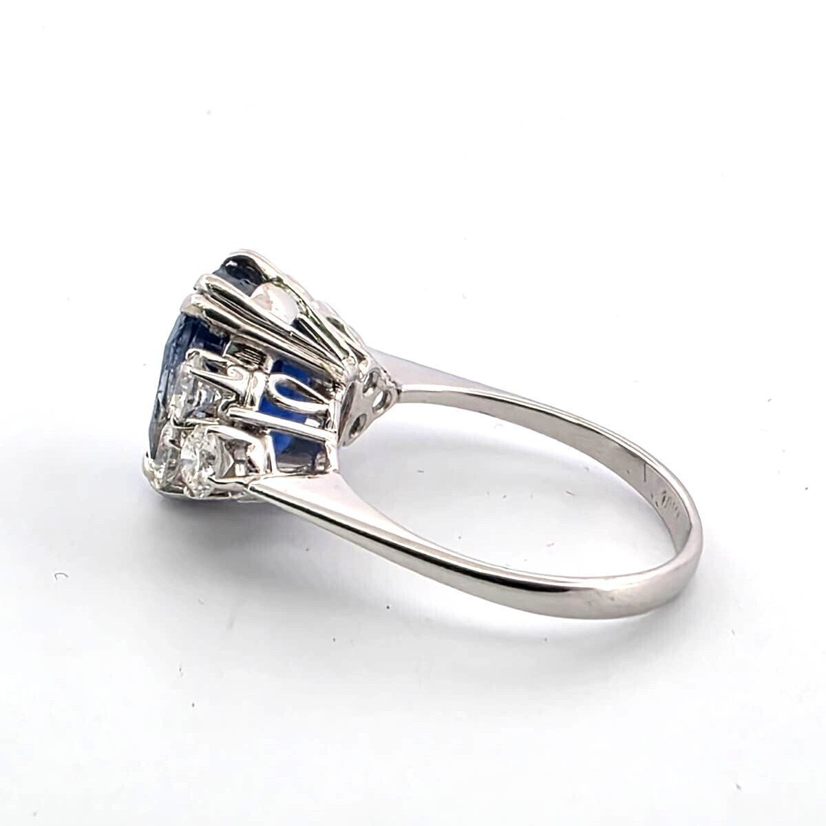 Anello in oro bianco 18 kt con zaffiro naturale burma e diamanti-photo-5