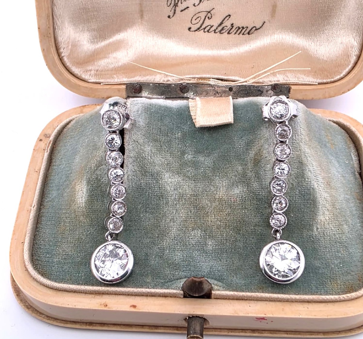 Orecchini in oro bianco 18kt con diamanti importanti